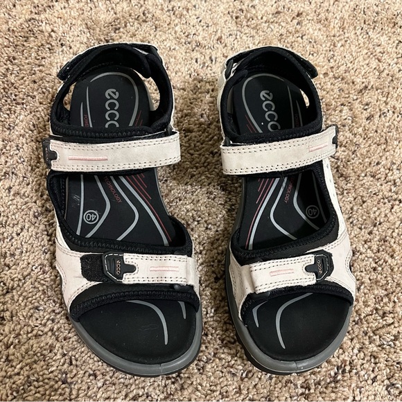ECCO Offroad Women's Nubuck Outdoor Sandal, Beige, Size 39 EU / 8-8.5 US - Picture 1 of 6
